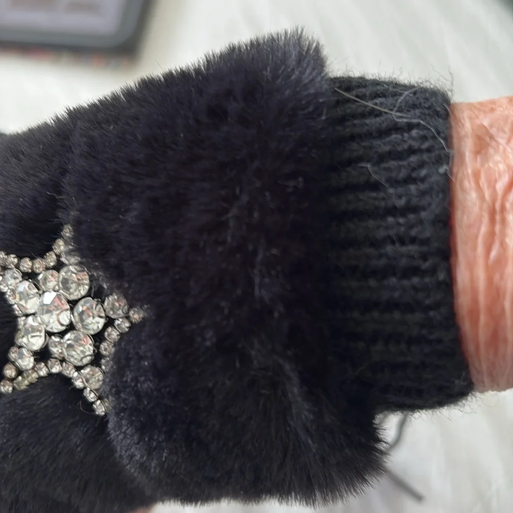 JOCELYN FAUX FUR FINGERLESS RHINESTONE MITTENS